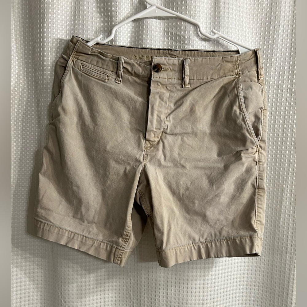 American Eagle Next Level Flex Classic Khaki Tan Shorts 7” Inseam 30 Waist